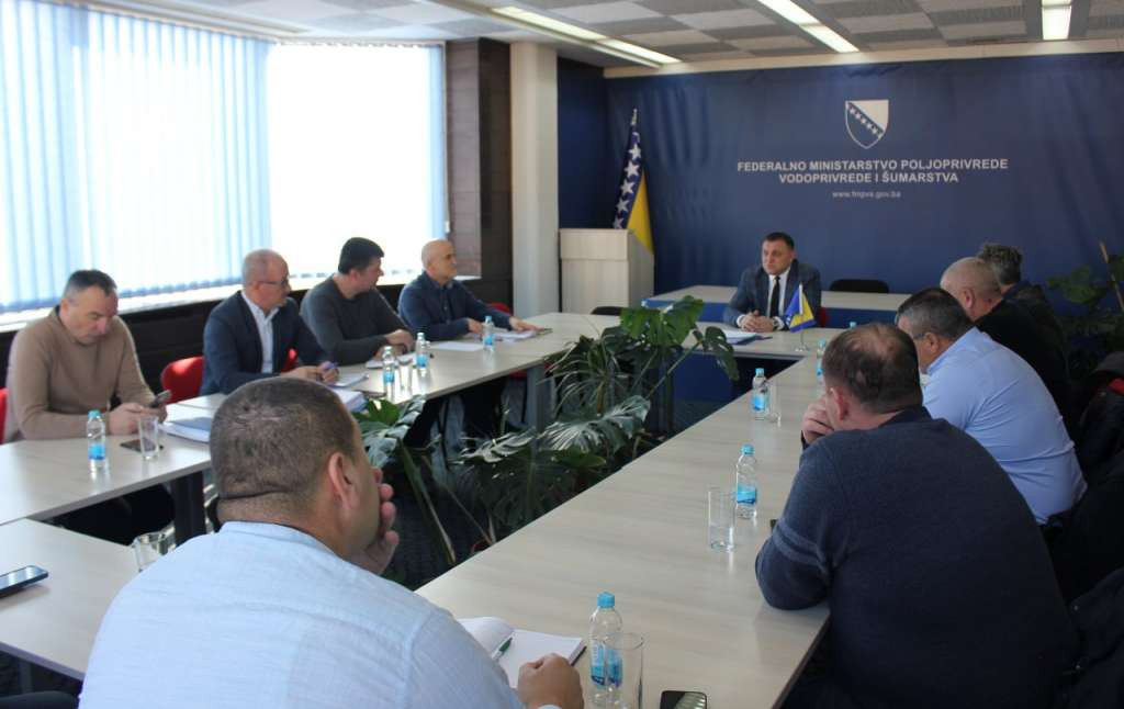 Dedić s predstavnicima poljoprivrednih udruženja: Proizvođači mogu očekivati veću podršku