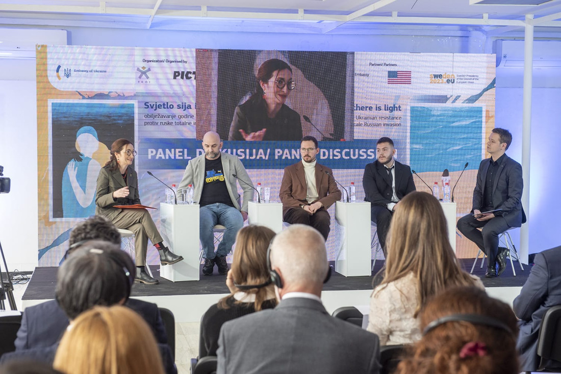 Svjetlo sija i u doba tame, 100 inspirativnih priča o ukrajinskoj borbi