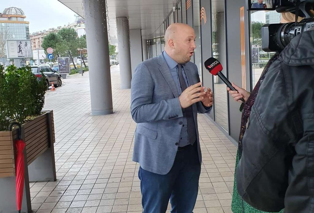 Sarrazin: Srbija ne može postati članica EU bez priznanja Kosova