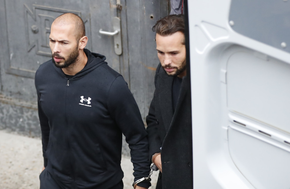 Rumunke progovorile o tome kako im je Tate pristupao na društvenim mrežama