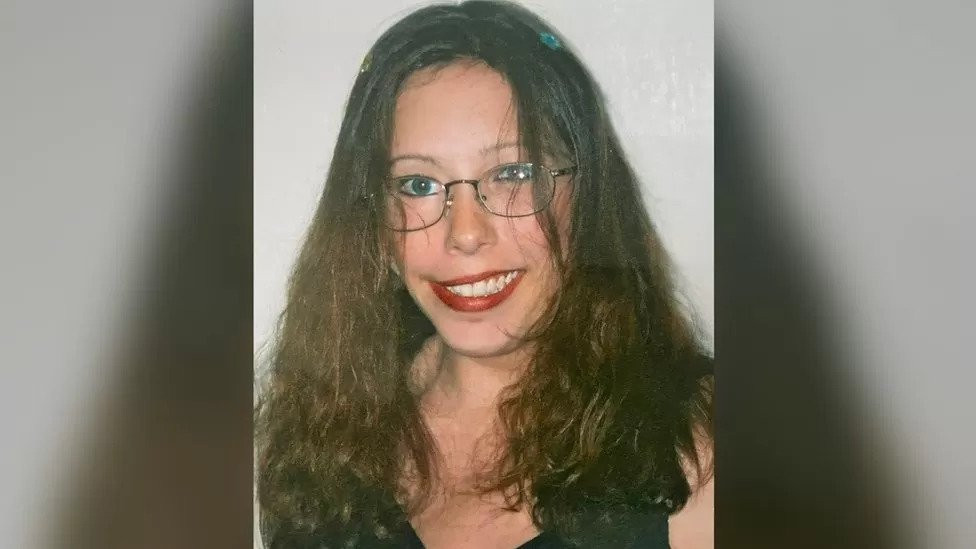 "Službe je ostavile da umre": Žena iz Surreya ležala je mrtva u stanu tri godine