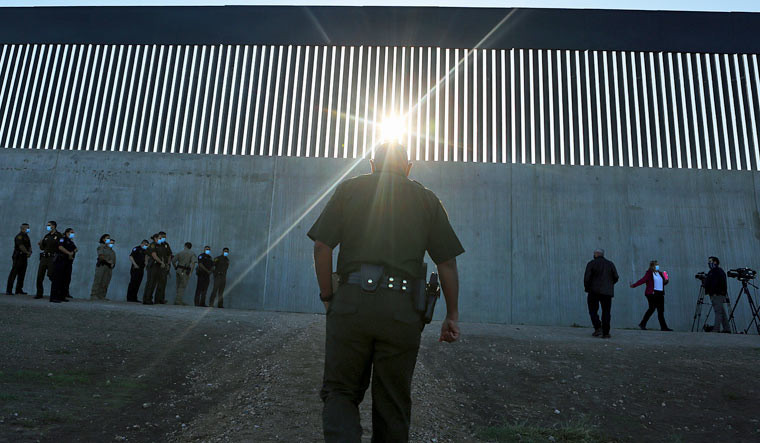 Meksičke vlasti zaustavile kamion sa 70 migranata, većinom djece bez pratnje