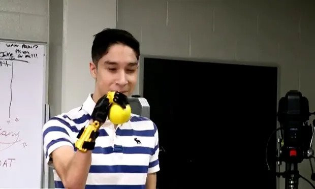Srednjoškolci iz Tennesseeja napravili robotsku ruku za svog druga iz razreda