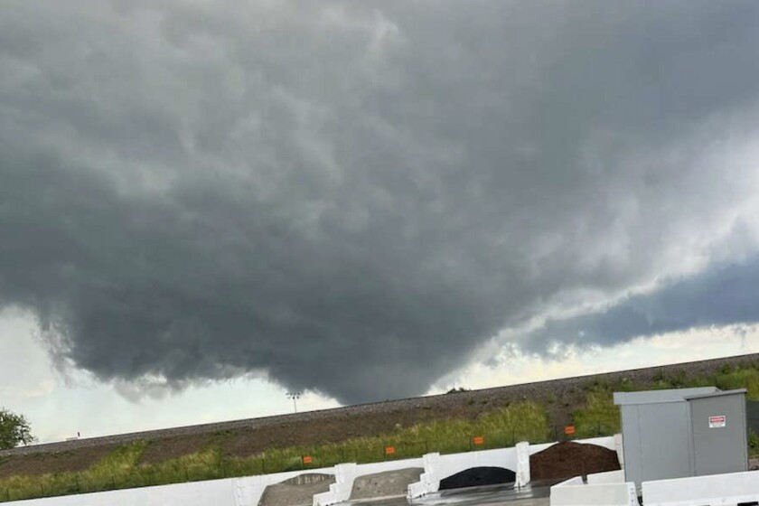 Tornada zaustavila zračni saobraćaj u Chicagu, stanovnici u skloništima
