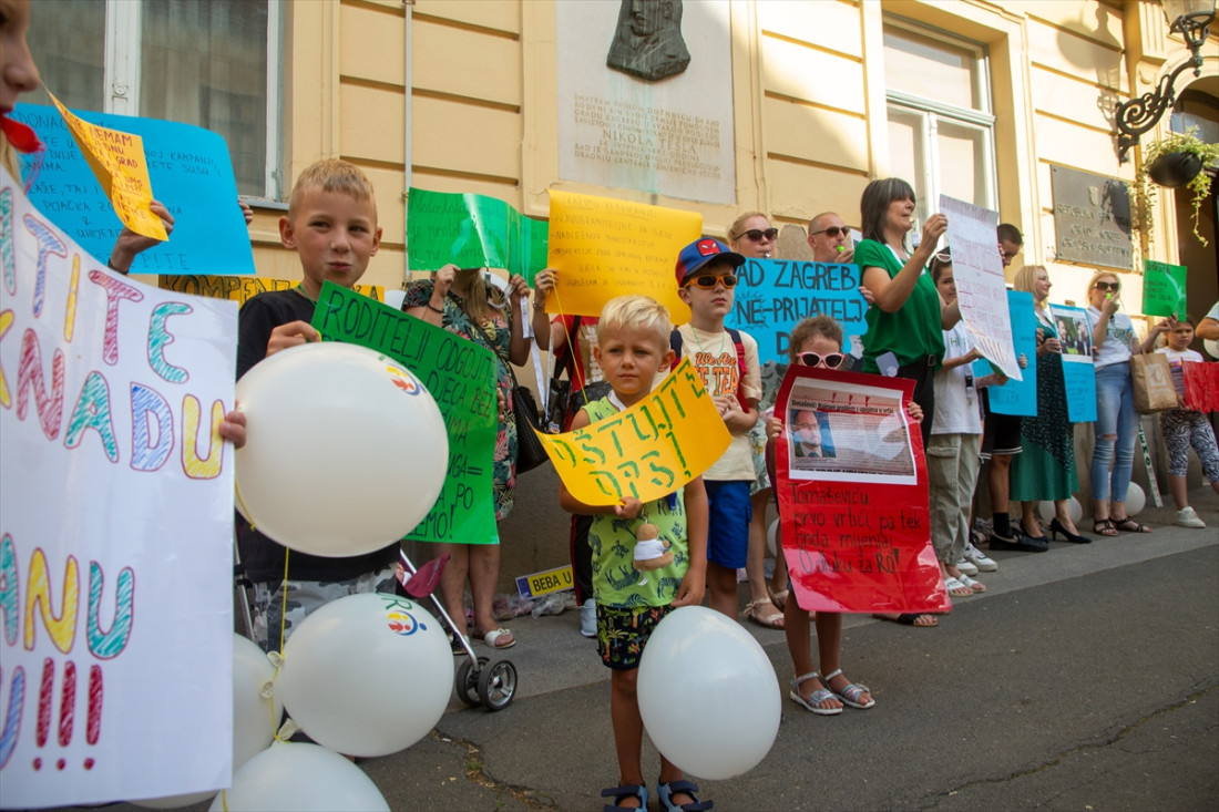 Roditelji prosvjeduju zbog popunjenosti vrtića u Zagrebu
