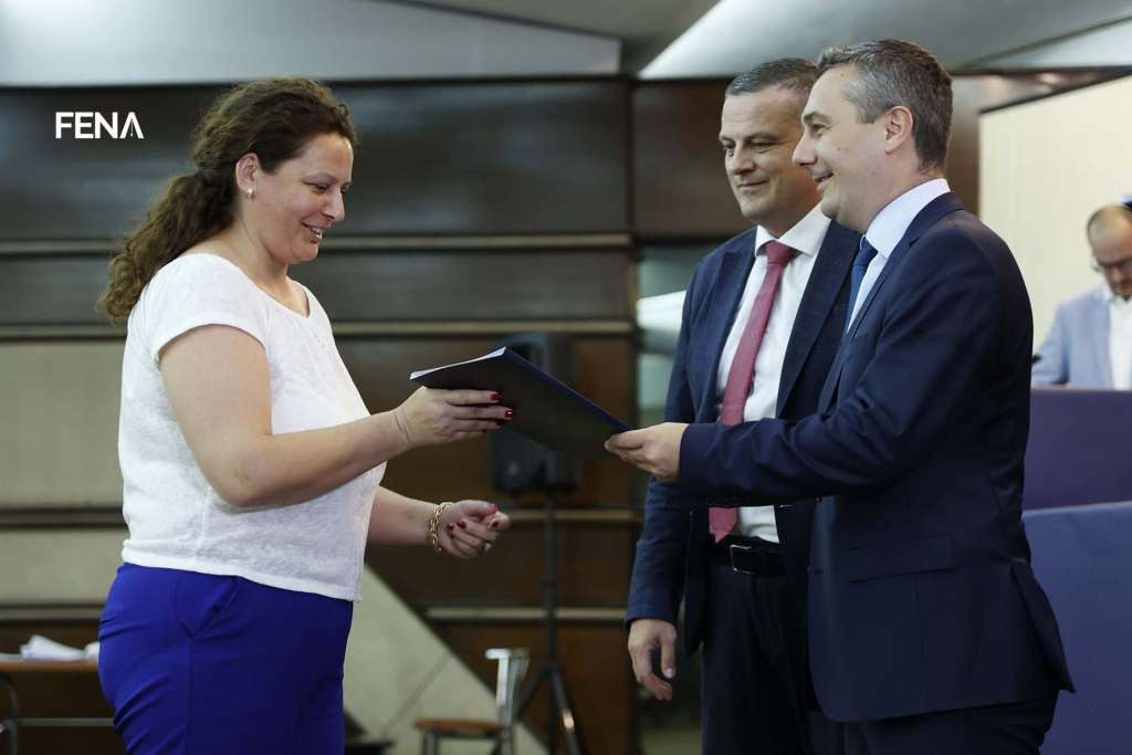 Mijatović i Dizdar potpisali ugovora za 59 početnih biznisa u povratničkim sredinama