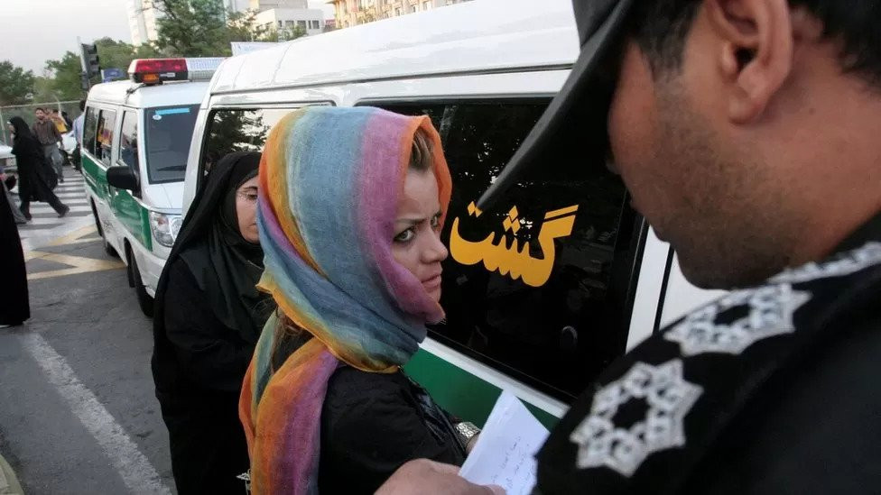 Iranska moralna policija nakon 10 mjeseci nastavlja s radom