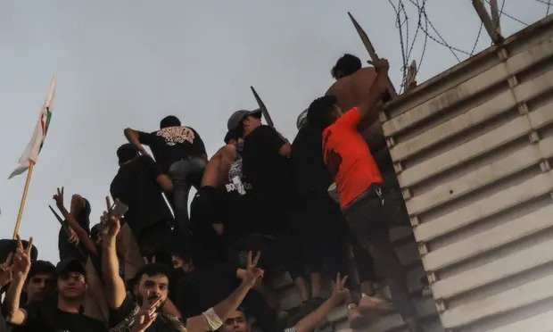 Švedska ambasada u Bagdadu rano jutros zapaljena tokom demonstracija