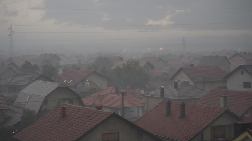 FHMZ: Upozorenje na pljuskove, grljavinu i pojačan vjetar