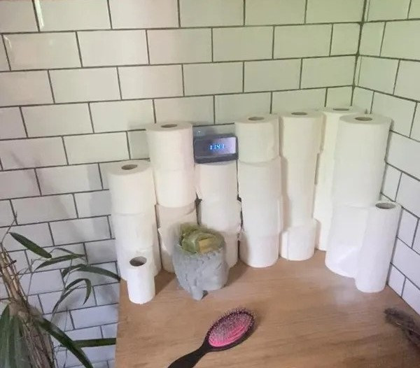 U kupatilu stana unajmljenom preko Airbnba pronađene skrivene kamere