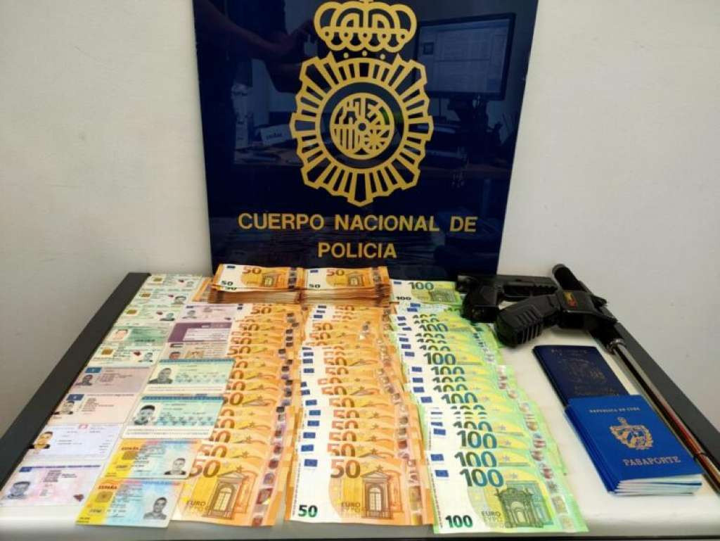 Velika akcija Europola i Interpola protiv krijumčarenja ljudi, uhićeno dvoje državljana Srbije