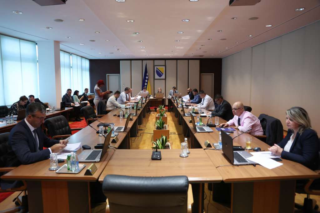 Ministri o zakonima o sprečavanju sukoba interesa, sudovima i strancima