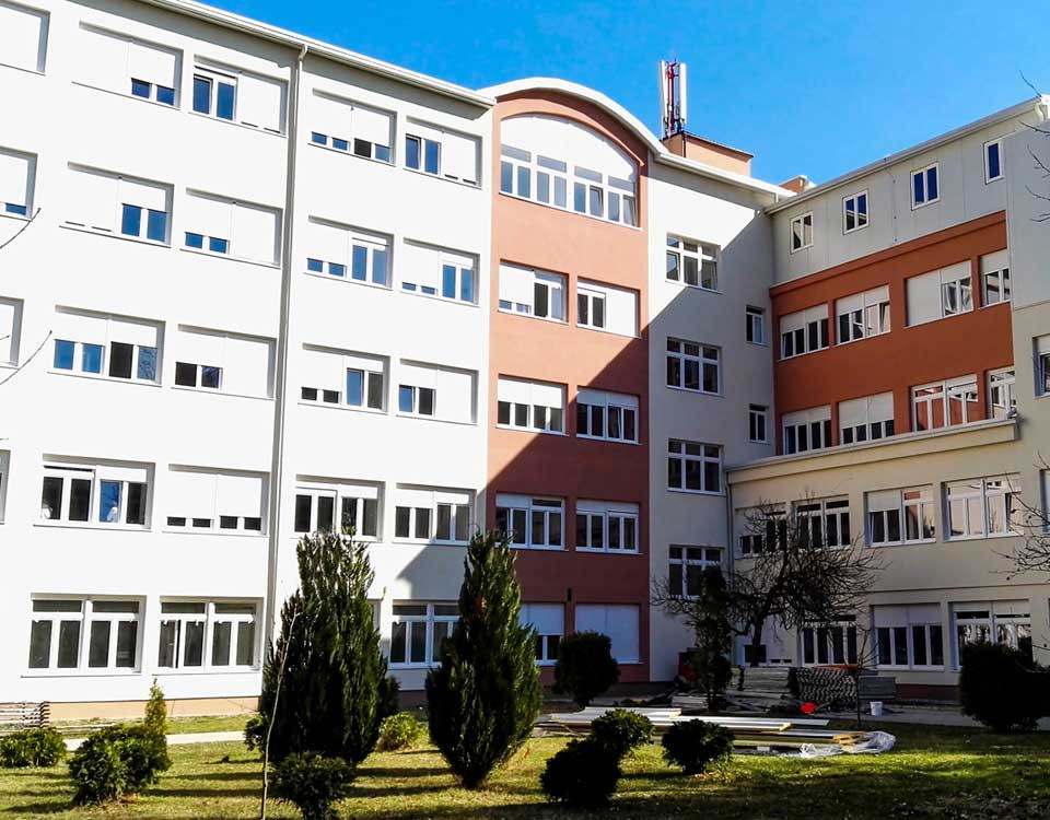 Podignuta optužnica za mito nakon što je beba osoblju pala na pod