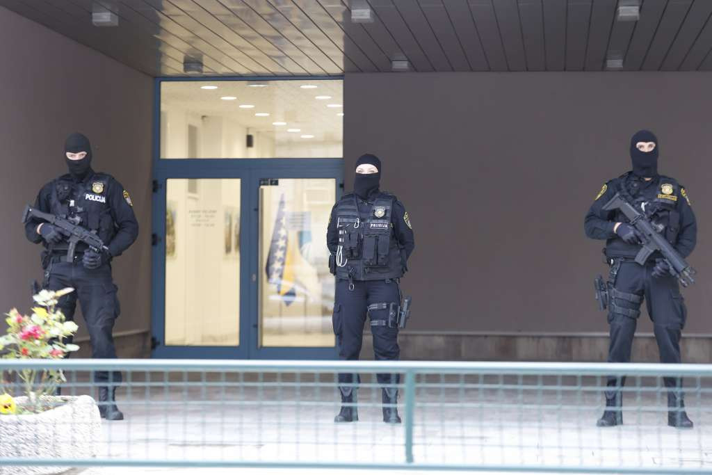 Pripadnici FUP-a od jutros angažirani na pretresu prostorija Općine S. Grad