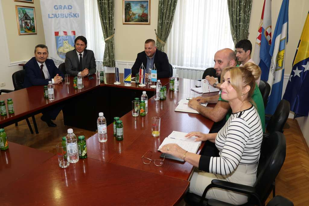 Ministar Dizdar i gradonačelnik Ljubuškog razgovarali o potrebama povratničke populacije