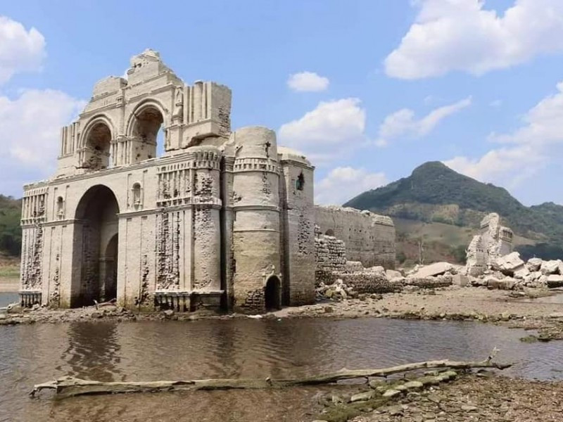 Historijska crkva u Meksiku otkrivena nakon isušivanja rijeke