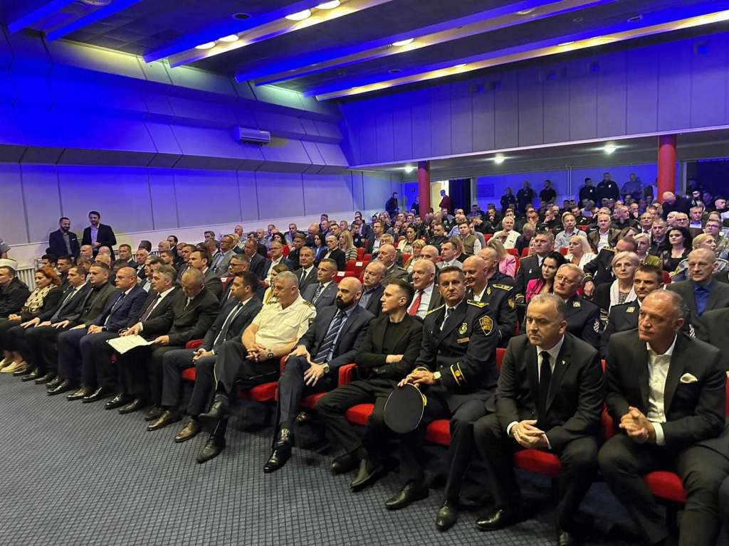 Isak na akademiji povodom obilježavanja Dana policije MUP-a USK