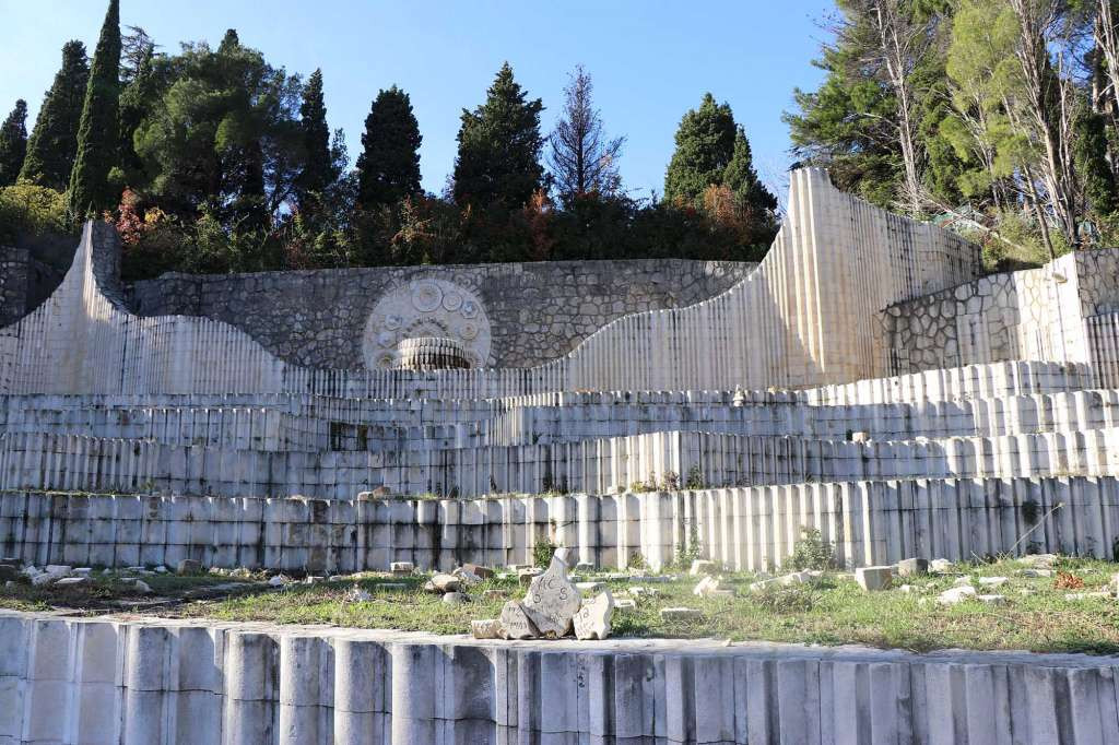 UABNOR Mostar o devastaciji Partizanskog spomen groblja: 'I nakon godinu dana istraga je u tijeku'