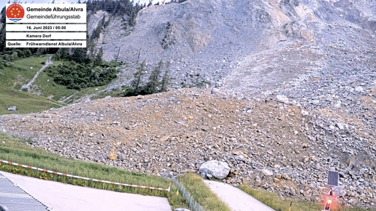 Evakuisano švicarsko selo Brienz pošteđeno u odronu