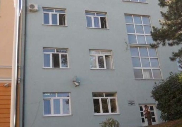 78-godišnjaku određen pritvor radi zadovoljavanja pohote pred maloljetnicima