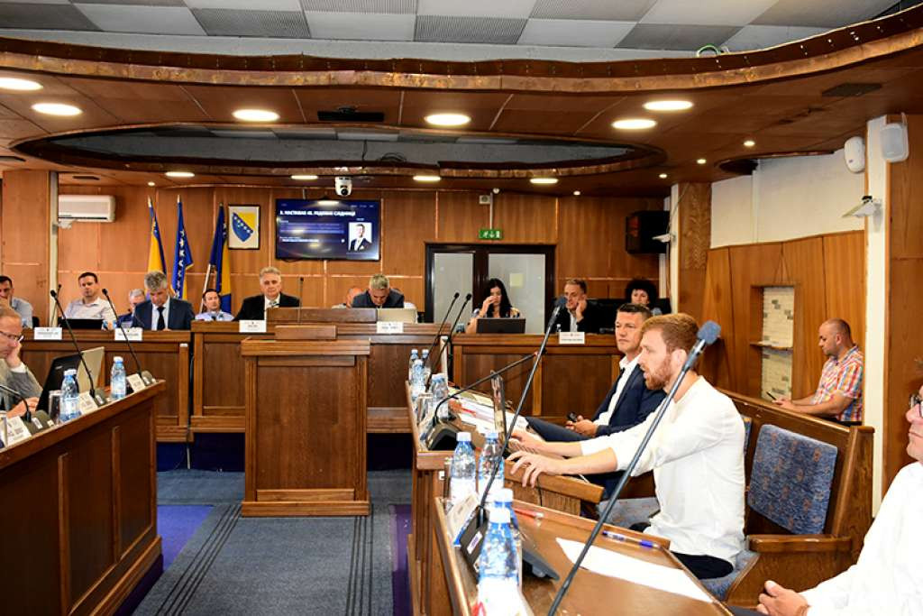 Proračunski korisnici u Brčko distriktu dobit će povišicu od pet posto