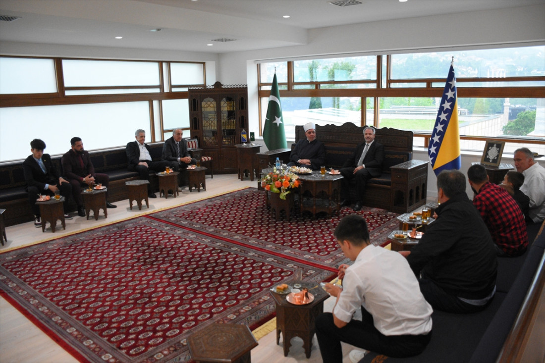 Tradicionalno bajramovanje kod reisa: Kafa, sok, baklava...