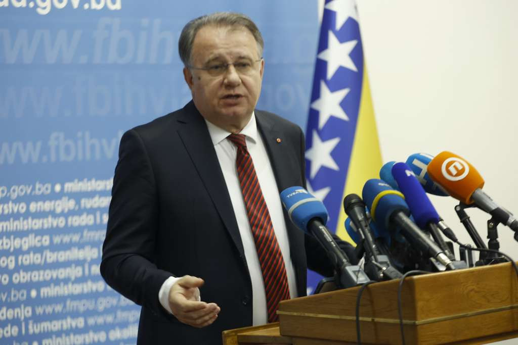 Uprave javnih preduzeća pozvane da podnesu ostavke