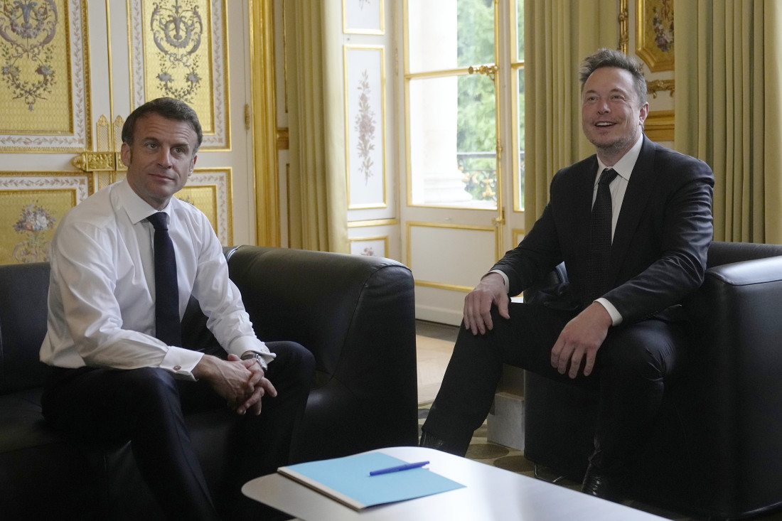 Macron i Musk u Parizu razgovarali o investicionim projektima