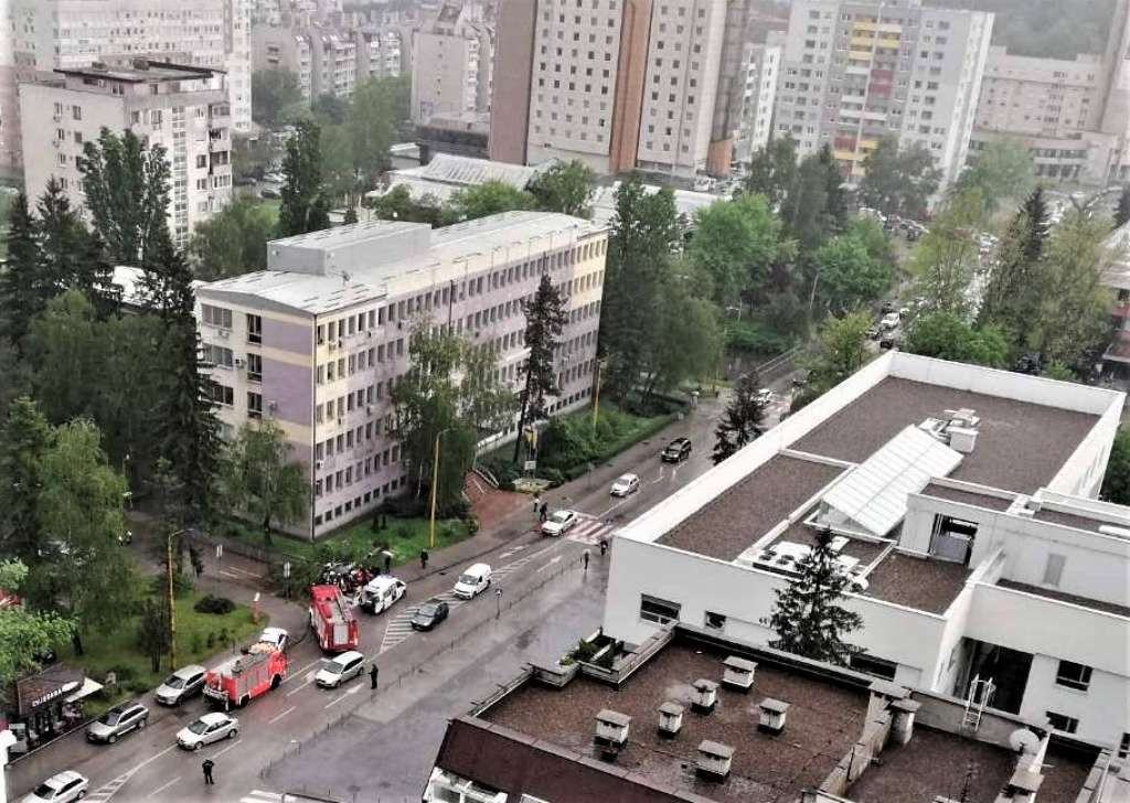 Epilog nevremena u Tuzli: Žena na koju je palo drvo u teškom stanju