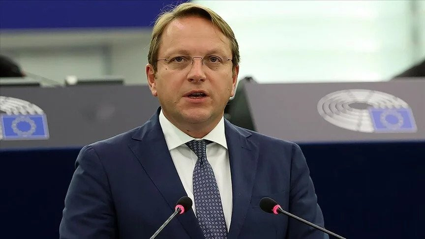 Várhelyi na Političkom forumu na visokom nivou u Sarajevu