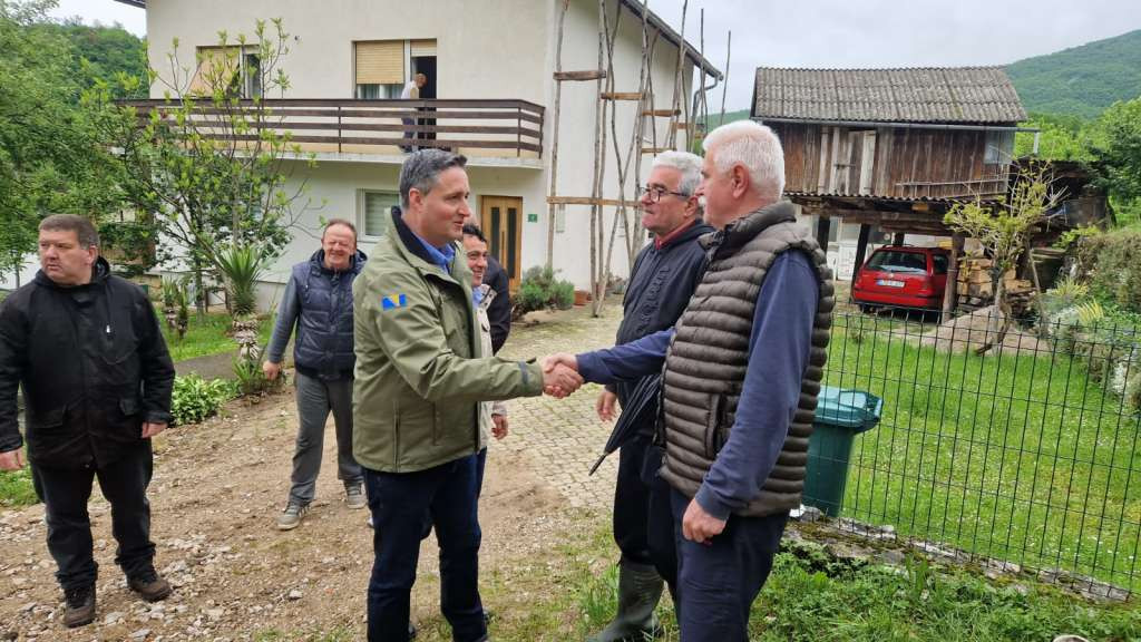 Bećirović u Kulen Vakufu: Svi nivoi se moraju uključiti i pomoći