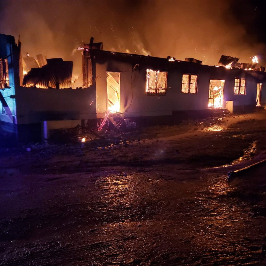 Najmanje 20 djece poginulo u požaru u internatu srednje škole u Gvajani