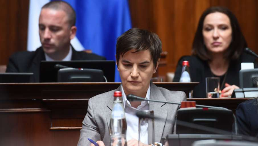 Brnabić u dva minuta šest puta nazvala demonstrante lešinarima