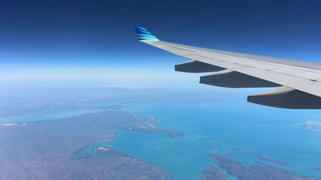 Avion bezbjedno sletio nakon što su se otvorila vrata tokom leta