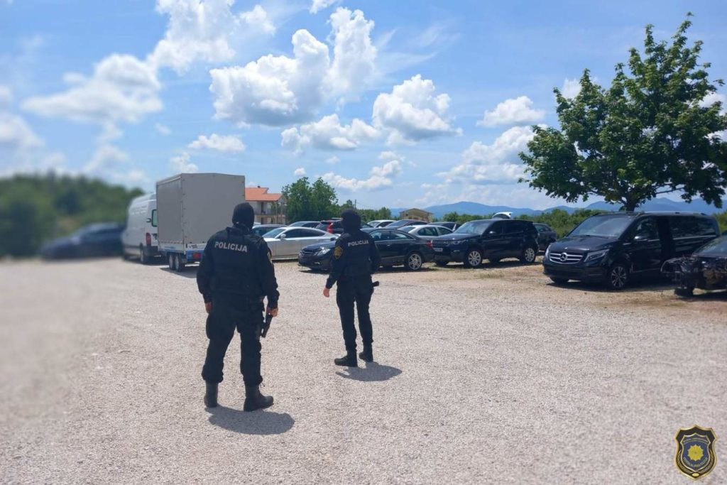 FUP obavio pretrese na auto otpadima u Grudama