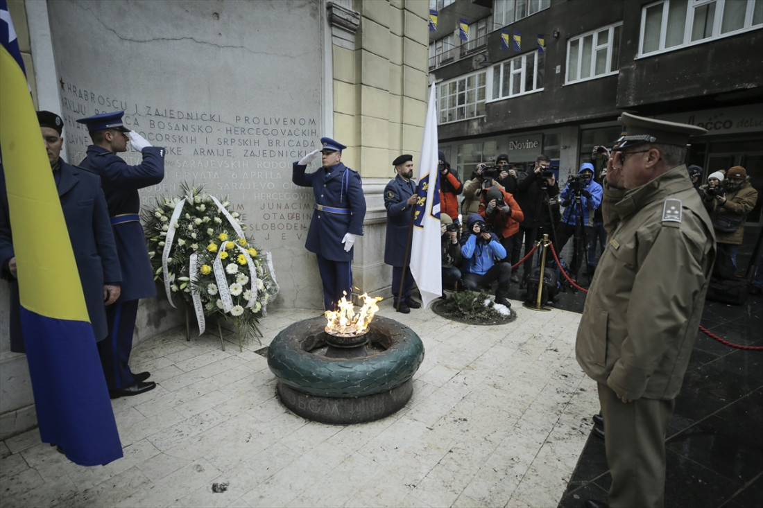 Odavanje počasti na spomen-obilježjima u Sarajevu za Dan nezavisnosti BiH