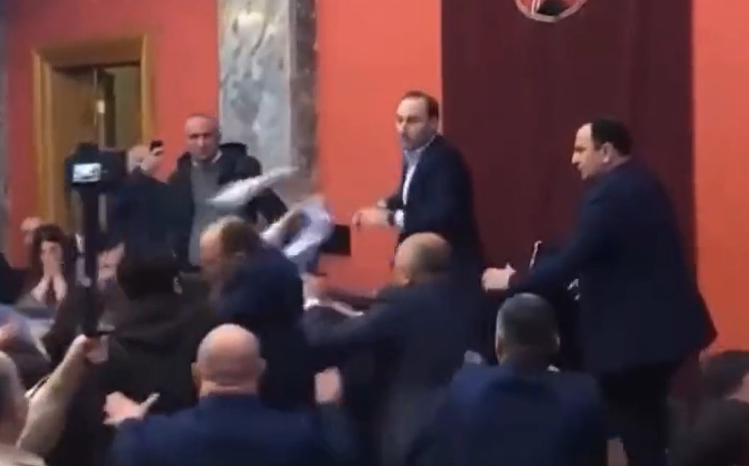 Tuča tokom debate u gruzijskom Parlamentu