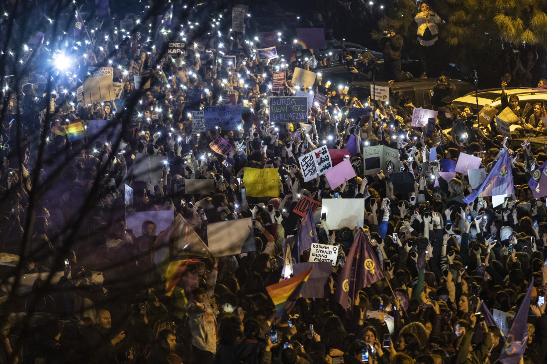 Hiljade žena uprkos zabrani izašlo na proteste u Istanbulu