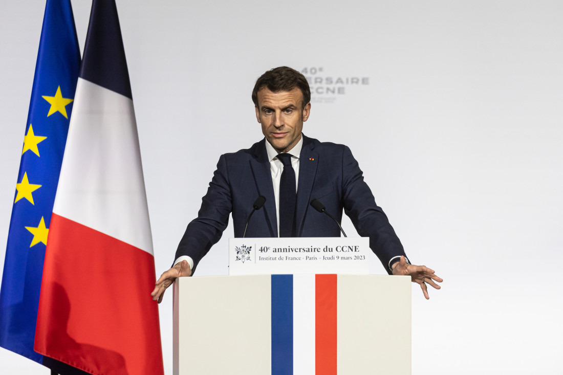 Macron traži da se pravo na abortus unese u francuski Ustav