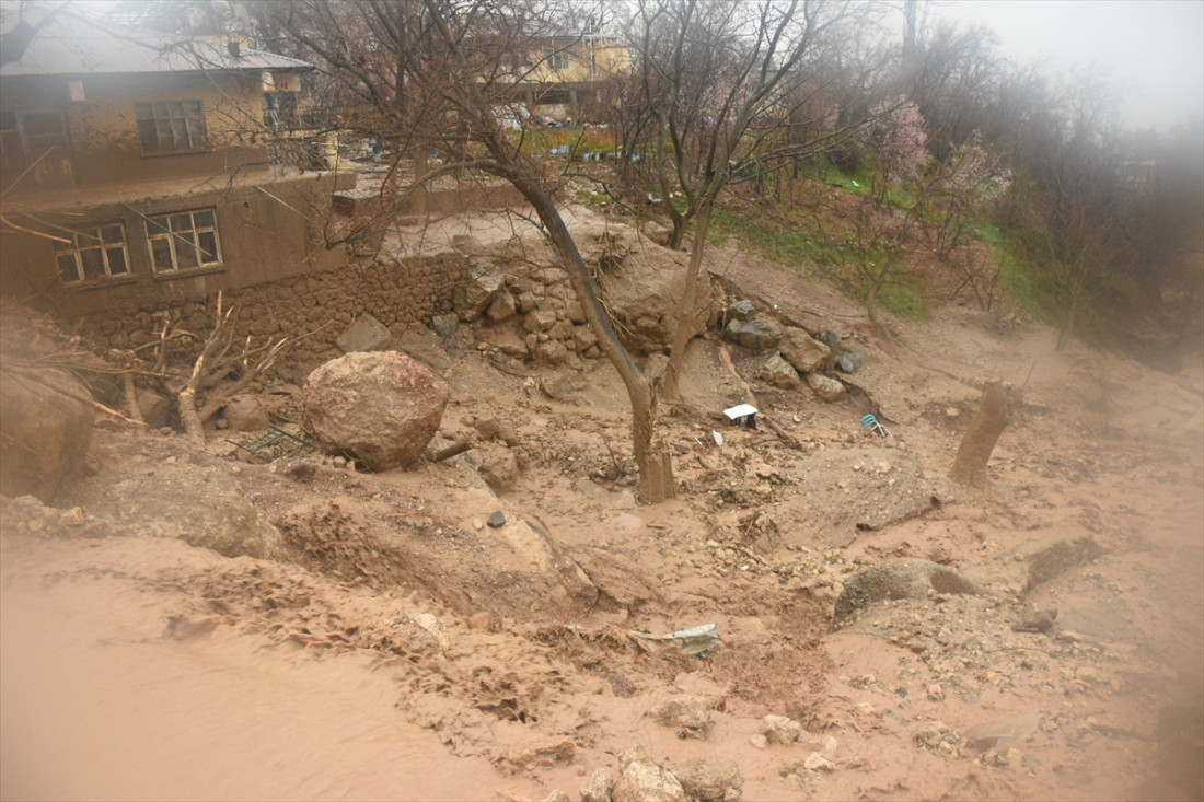 Poplave i vodene bujice na jugu Turske: Poginula jedna, nestale četiri osobe