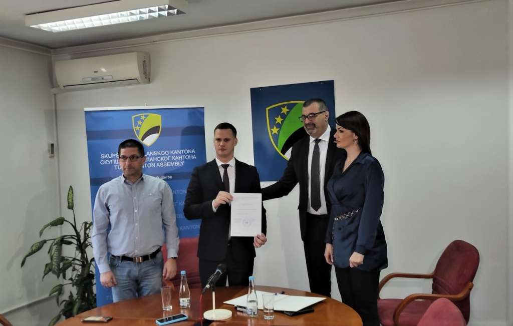 Žarko Vujović uručio mandat Irfanu Halilagiću za sastav Vlade TK