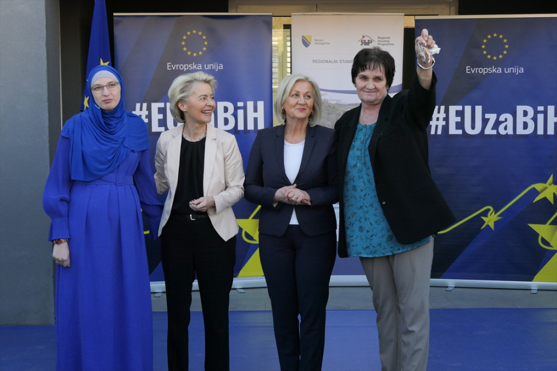 Kraj posjete BiH: Von der Leyen uručila ključeve stanova za 27 porodica