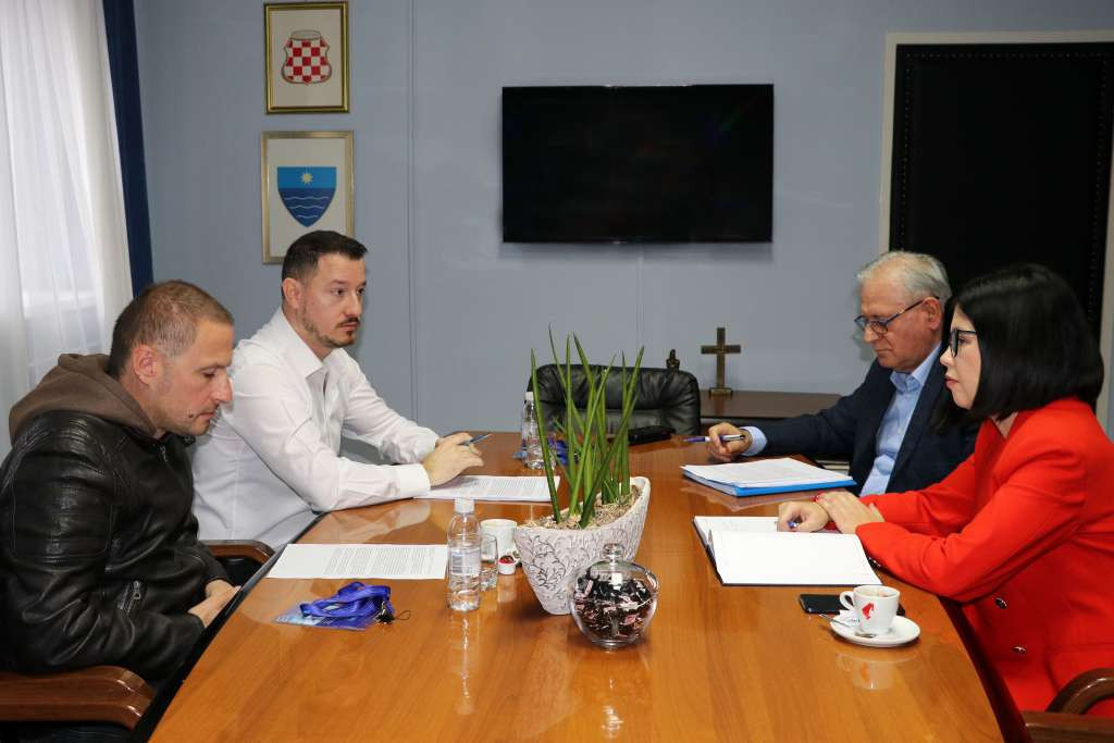 Buhač: U najkraćem roku postići dogovor sa sindikatima zdravstvenih djelatnika