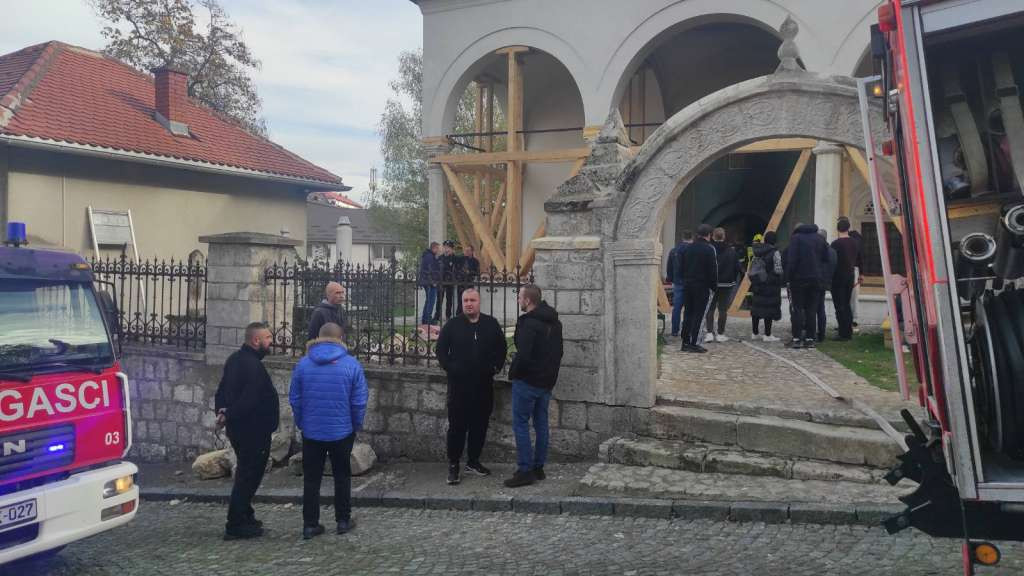 Predložen pritvor za Adnana Subašića zbog sumnje da je zapalio džamiju Husejniju