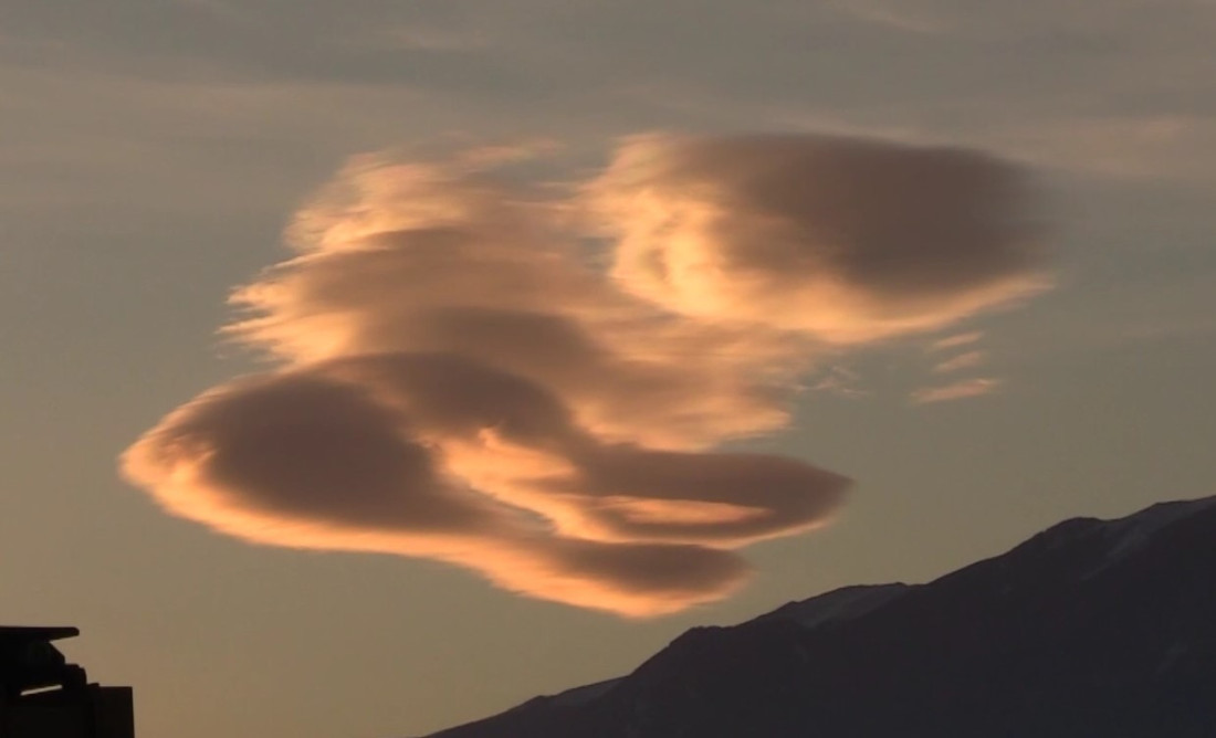 Fascinantni lentikularni oblak u Bursi