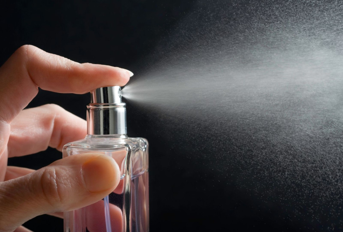 Indija planira zabraniti pilotima i kabinskom osoblju korištenje parfema