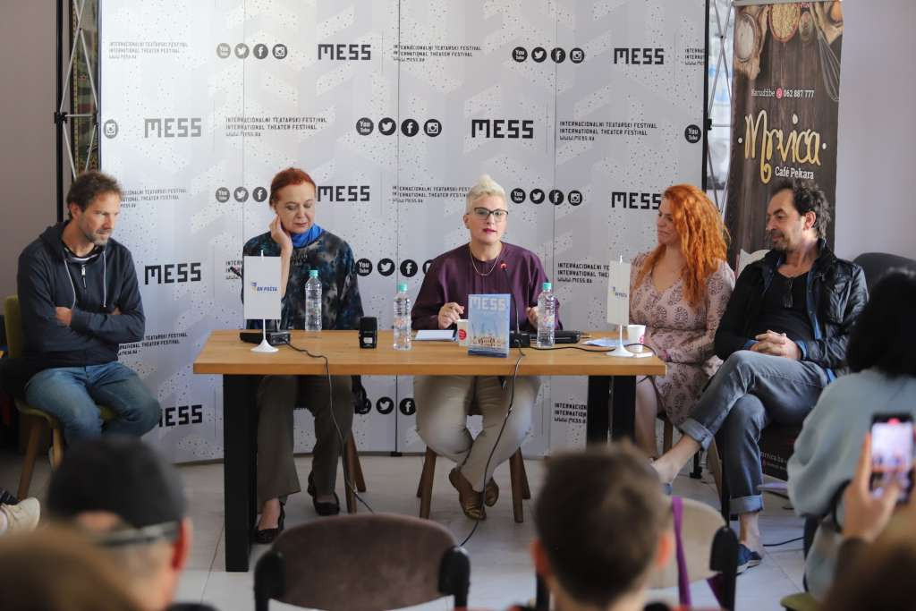 Predstava 'Pod oba sunca' - prikaz raspada jednog sistema, jedne zemlje