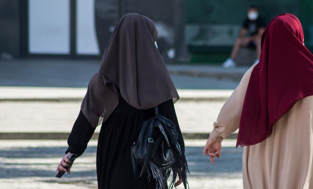 Francuske škole vratile kući desetine djevojčica zbog abaje