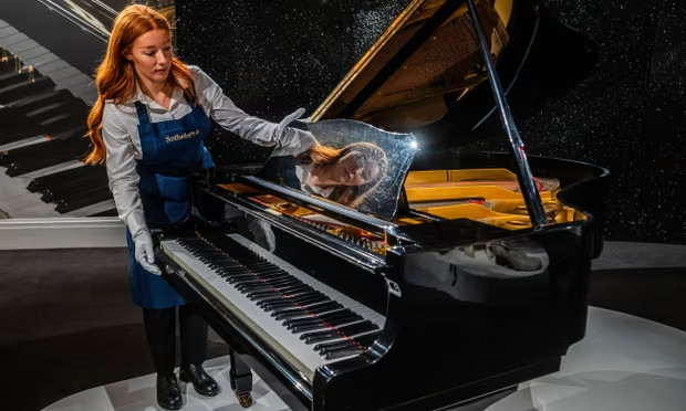 Klavir Freddie Mercuryja prodat na aukciji za dva miliona eura