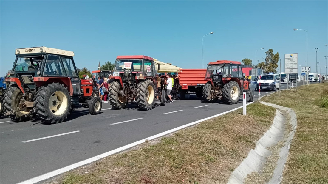Poljoprivrednici blokirali granični prelaz Orašje